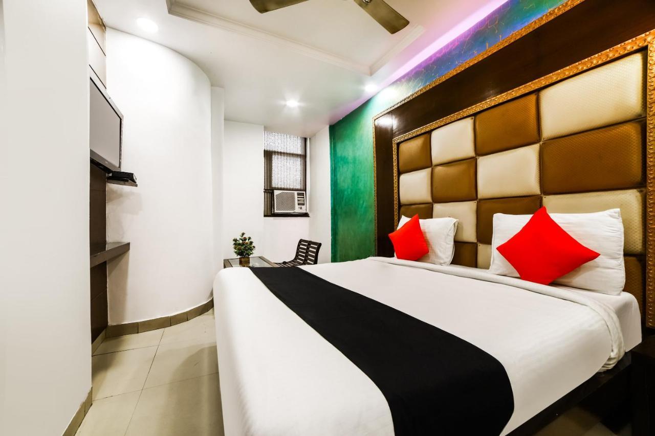 Capital O 6408 Hotel Delhi Heart Yeni Delhi Dış mekan fotoğraf