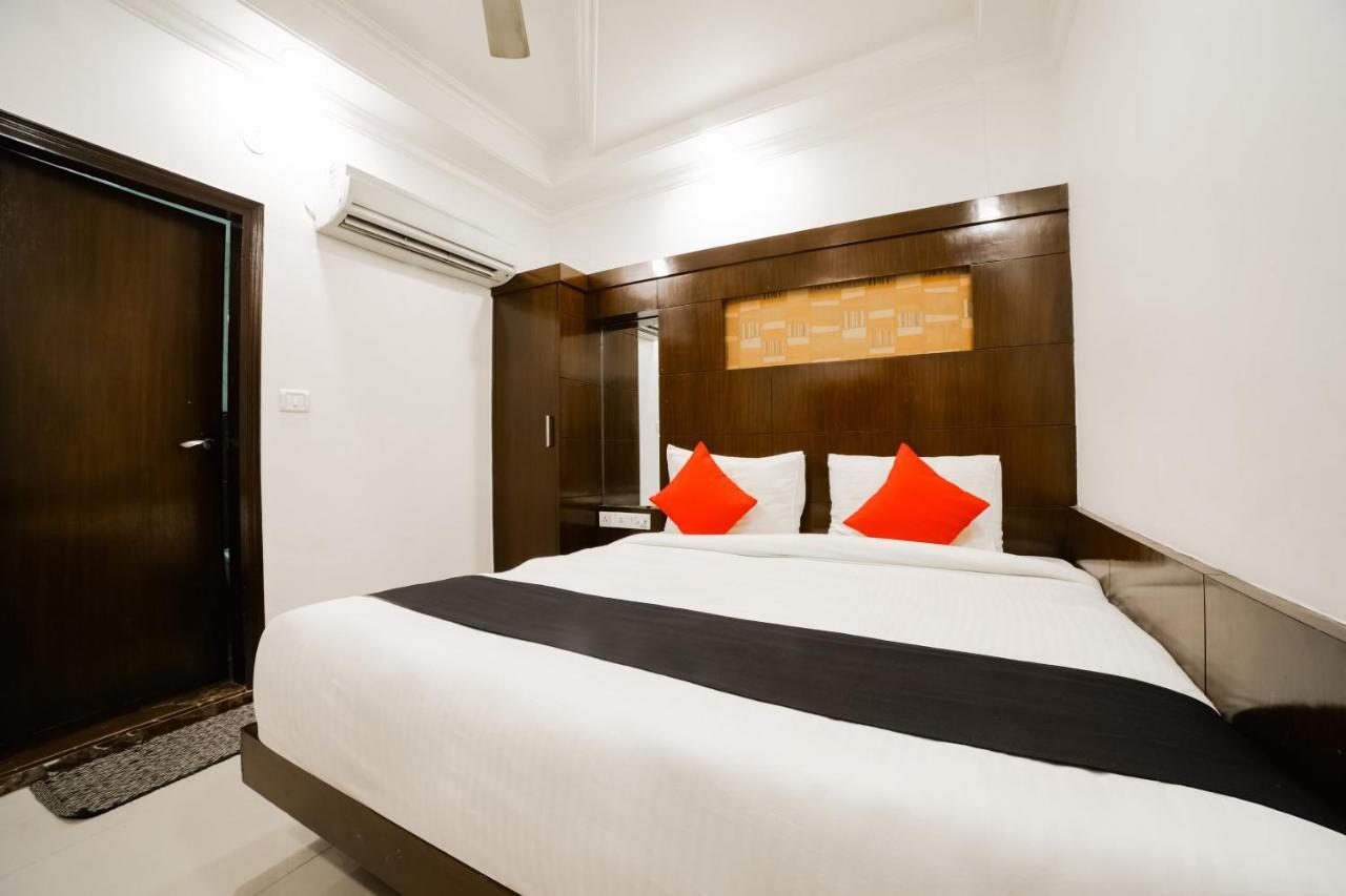 Capital O 6408 Hotel Delhi Heart Yeni Delhi Dış mekan fotoğraf