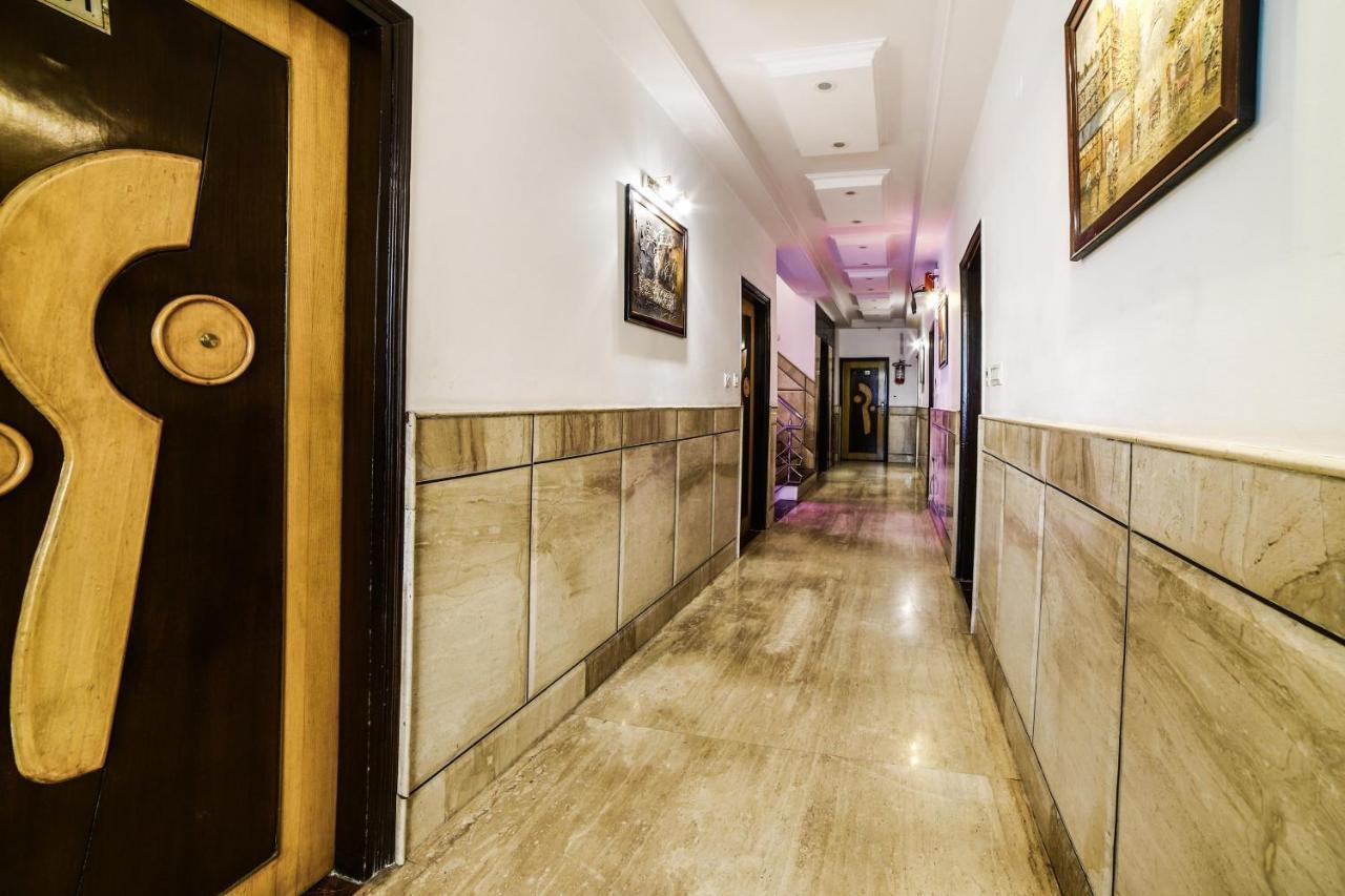 Capital O 6408 Hotel Delhi Heart Yeni Delhi Dış mekan fotoğraf
